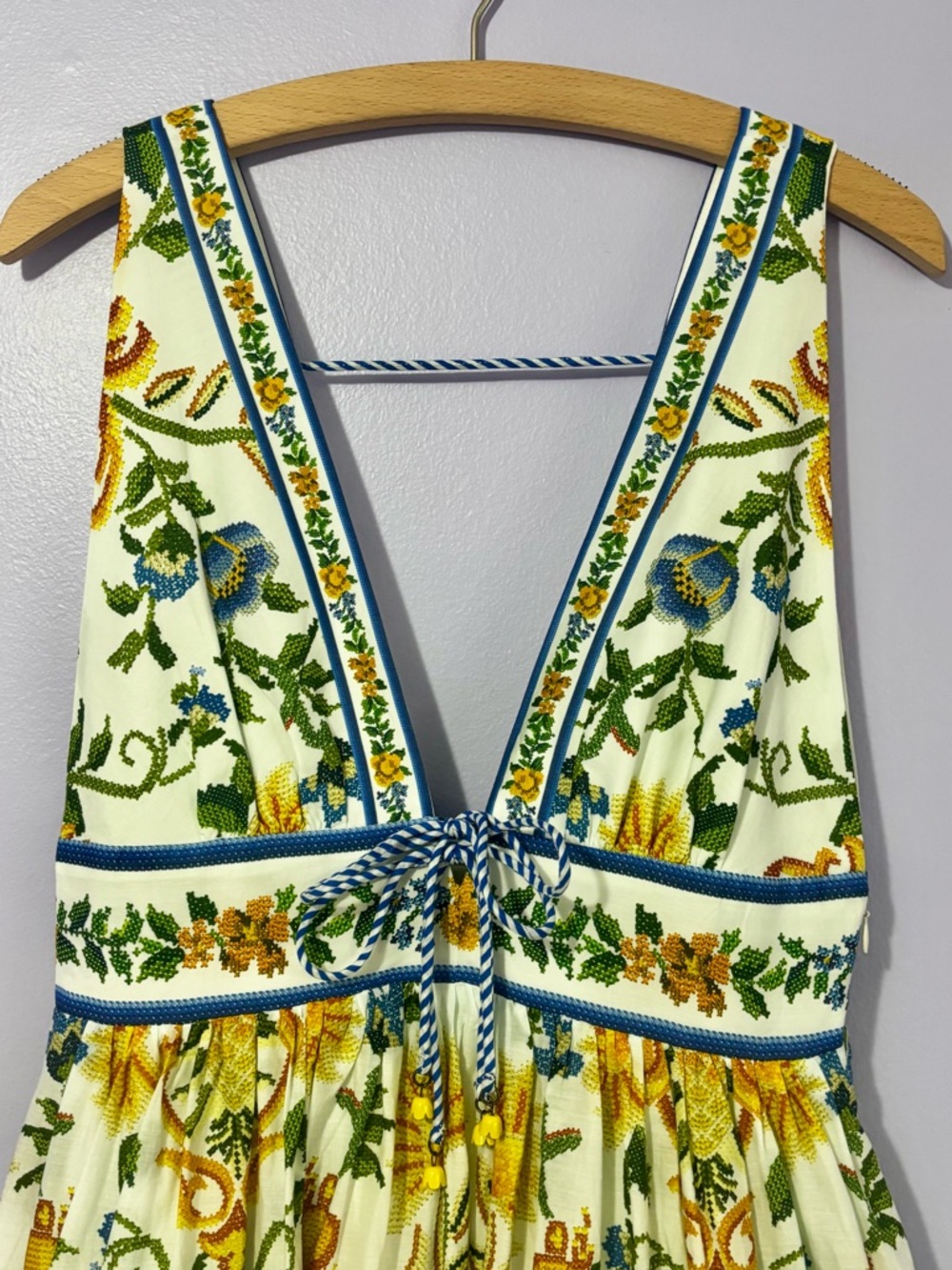 NWT FARM Rio Emily Tapestry Deep V-neck Floral Print Midi Dress SZ SMALL RV $260 - Picture 6 of 16